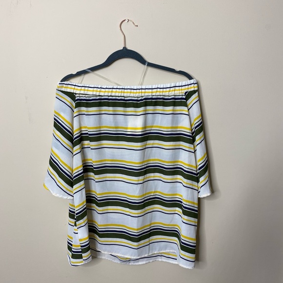 ✨2 for $15✨ Cute top! (Never worn, tag still on!) - Picture 1 of 4